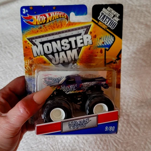 Maniac (Tattoo) Monster Jam Truck #9/80 (Hot Wheels)(2011) NWT - Picture 2 of 5